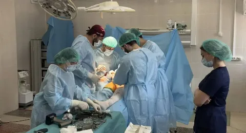 В Дагестане 46-летней женщине успешно провели эндопротезирование тазобедренного сустава без рассечения мышц
