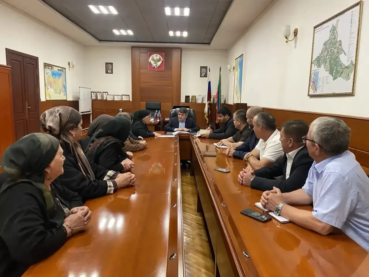 Глава Табасаранского района Магомед Курбанов провел прием граждан, обсудив более 15 обращений