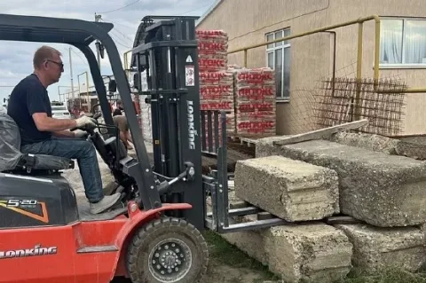 Предприниматель из Ногайского района привлечен к ответственности за торговлю стройматериалами у дороги