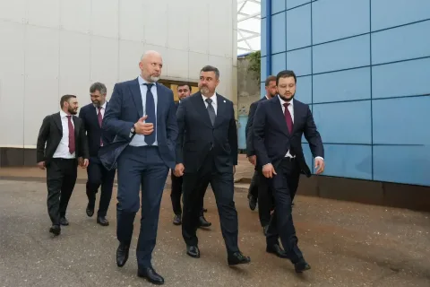 Врио главы Дагестана Щукин и глава Росавиации Ядров посетили махачкалинский «Азимут»