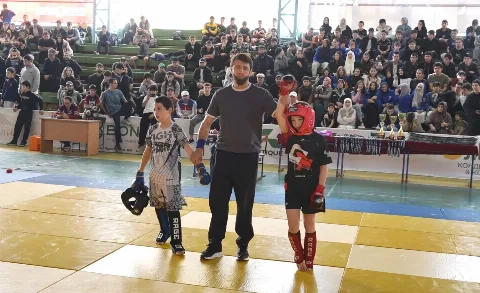Более 300 бойцов соревнуются в Махачкале на Кубке по ММА в честь участников СВО