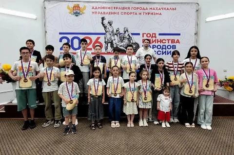 В Махачкале прошло детское первенство по шахматной композиции