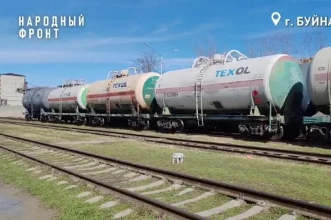Жители Буйнакска жалуются на опасный пункт перекачки топлива рядом с домами