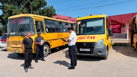 ГИБДД Кумторкалинского района проверила готовность школьных автобусов к новому учебному году