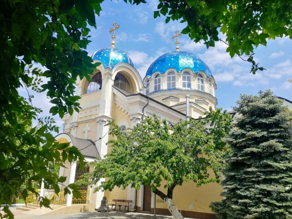Абдулмуслим Абдулмуслимов поздравил православных христиан с Пасхой