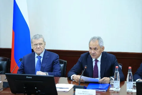 Сергей Шойгу в Пятигорске обсудил с главами регионов СКФО противодействие внешнему деструктивному влиянию