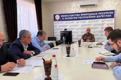Дагестанские чиновники и коммунальщики решают, как убрать коммуникации из русел рек