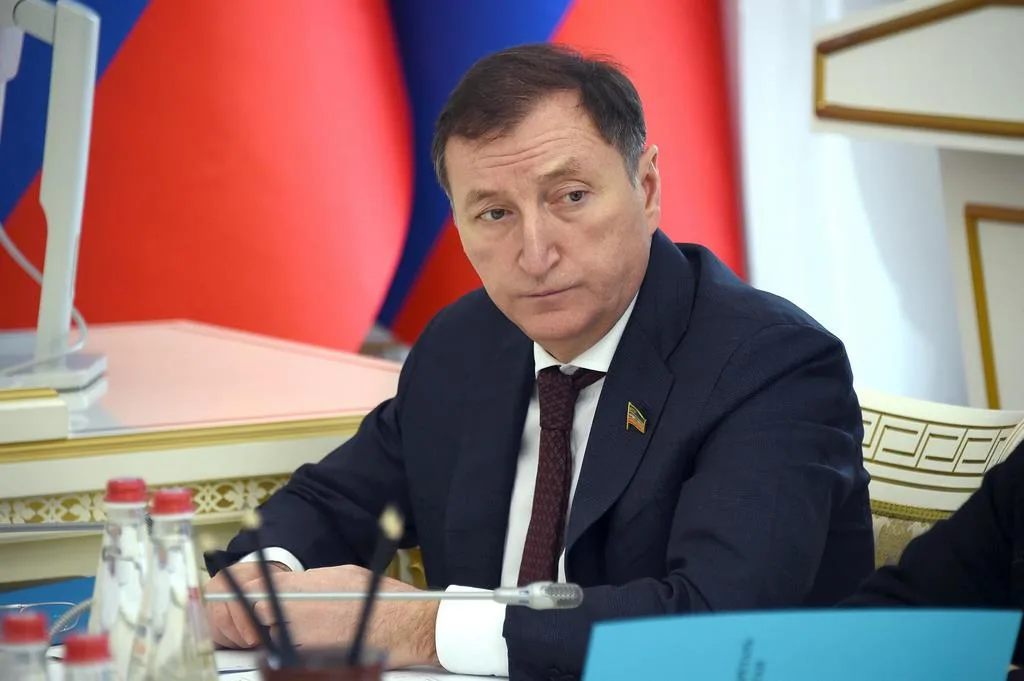 Заур Аскендеров видит будущее парламента Дагестана с искусственным интеллектом