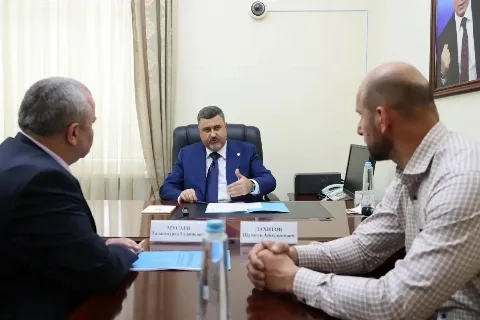 Глава Дагестана Фёдор Щукин рассмотрел проблемы жителей Дербентского, Сулейман-Стальского районов и Каспийска