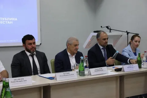 Промышленные предприятия Дагестана испытывают дефицит кадров, требуется около 900 специалистов