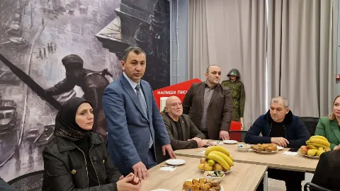 В Махачкале Хиби Алиев встретился с матерями павших героев СВО