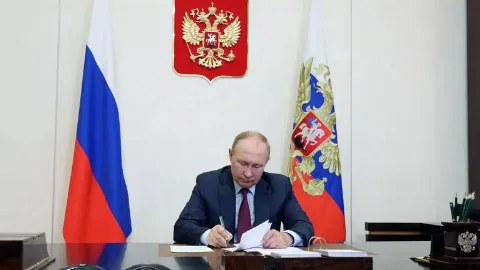 Владимир Путин посмертно наградил медалью «За спасение погибавших» дагестанского волонтера Артема Михрабова