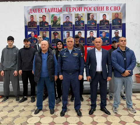 Дербент: 12 новобранцев отправились на службу в рамках осеннего призыва 2026 года