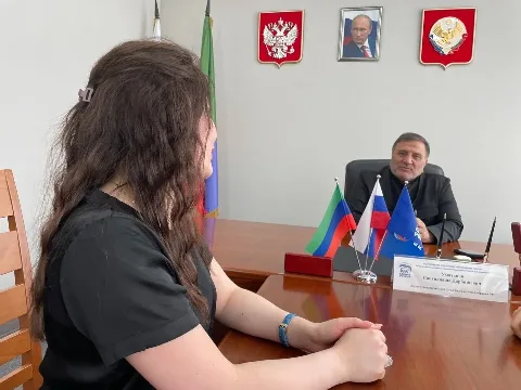 Сайгидпаша Умаханов провел прием граждан в общественной приемной «Единой России»