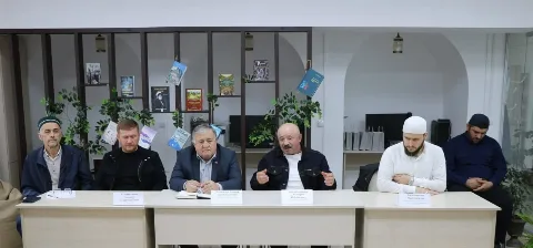 В Казбековском районе провели круглый стол по противодействию экстремизму среди молодежи