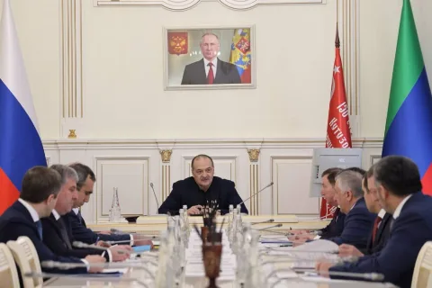 Сергей Меликов поручил усилить борьбу с тенью после роста доходов бюджета Дагестана на 36%