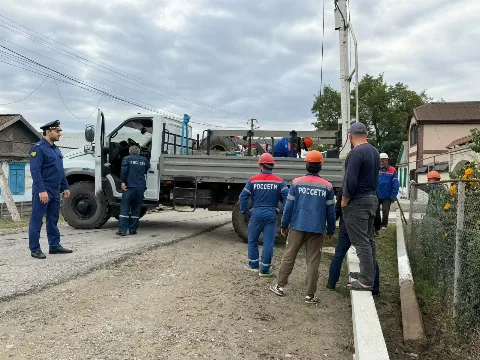 Прокуратура Тарумовского района заменила аварийную опору ЛЭП после обращения родителей погибшего бойца