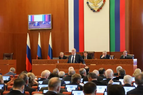 Номинальная зарплата в Дагестане выросла на 13%, а реальная — на 3,7%