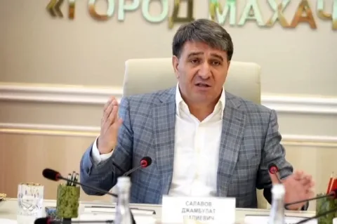 Глава Махачкалы Джамбулат Салавов объяснил причины ликвидации троллейбусного управления