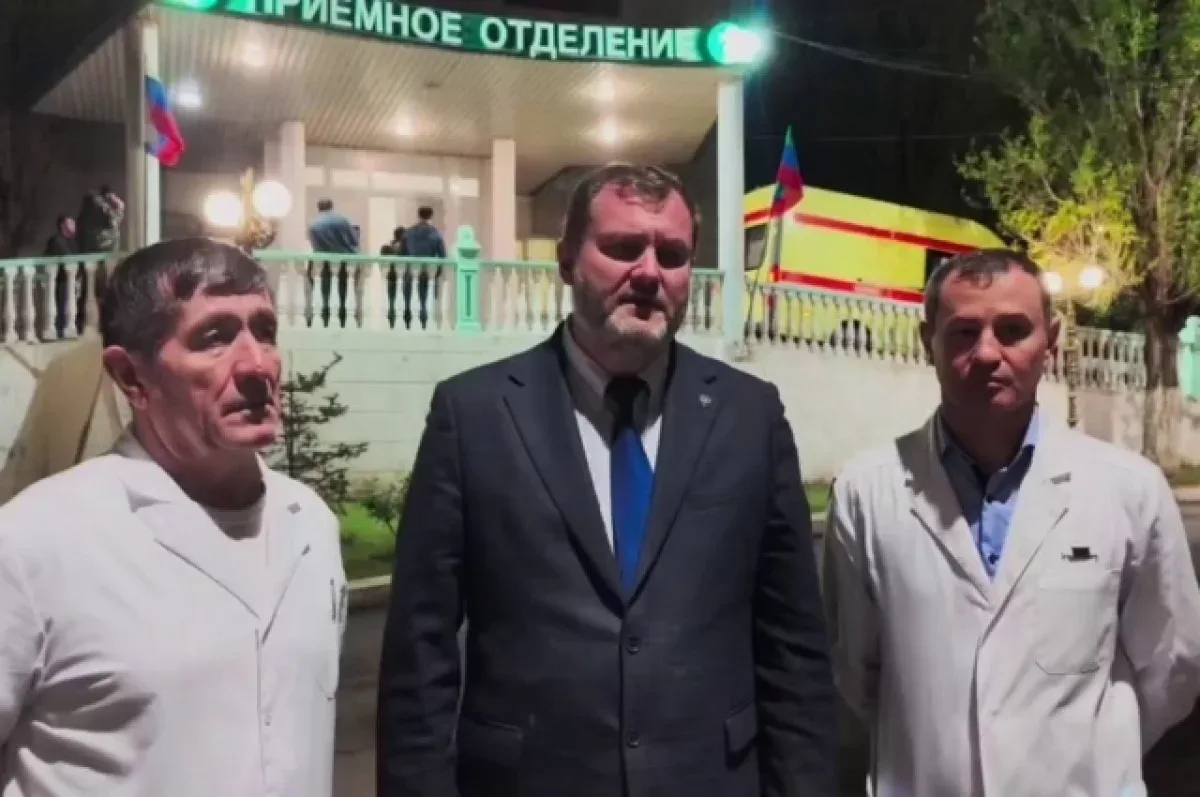 Неизвестный мужчина напал с ножом на хирурга и травматолога в больнице Махачкалы