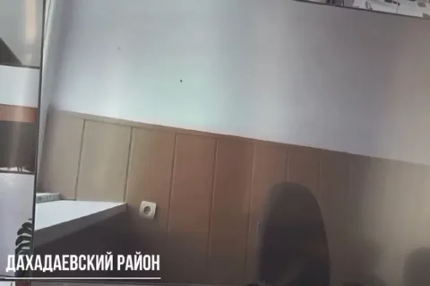 Врио премьер-министра Дагестана Рамазанов потребовал отстранить главу Дахадаевского района из-за его отсутствия на совещании