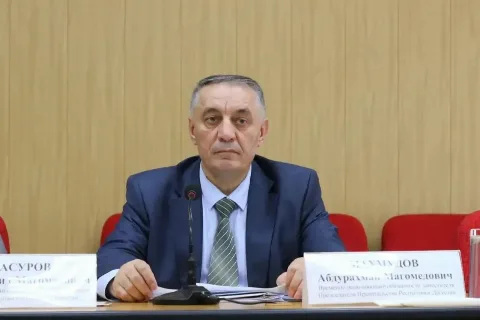 Абдурахман Махмудов провел совещание в Минтруда Дагестана по вопросам соцподдержки