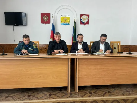 В Тарумовском районе обсудили безопасность и законность работы АЗС