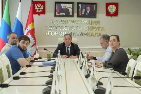 Власти Дагестана и Махачкалы контролируют ремонт школ после ЧС