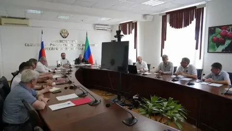 Нариман Абдулмуталибов обсудил господдержку аграриев и подготовку к выставке «Золотая осень»