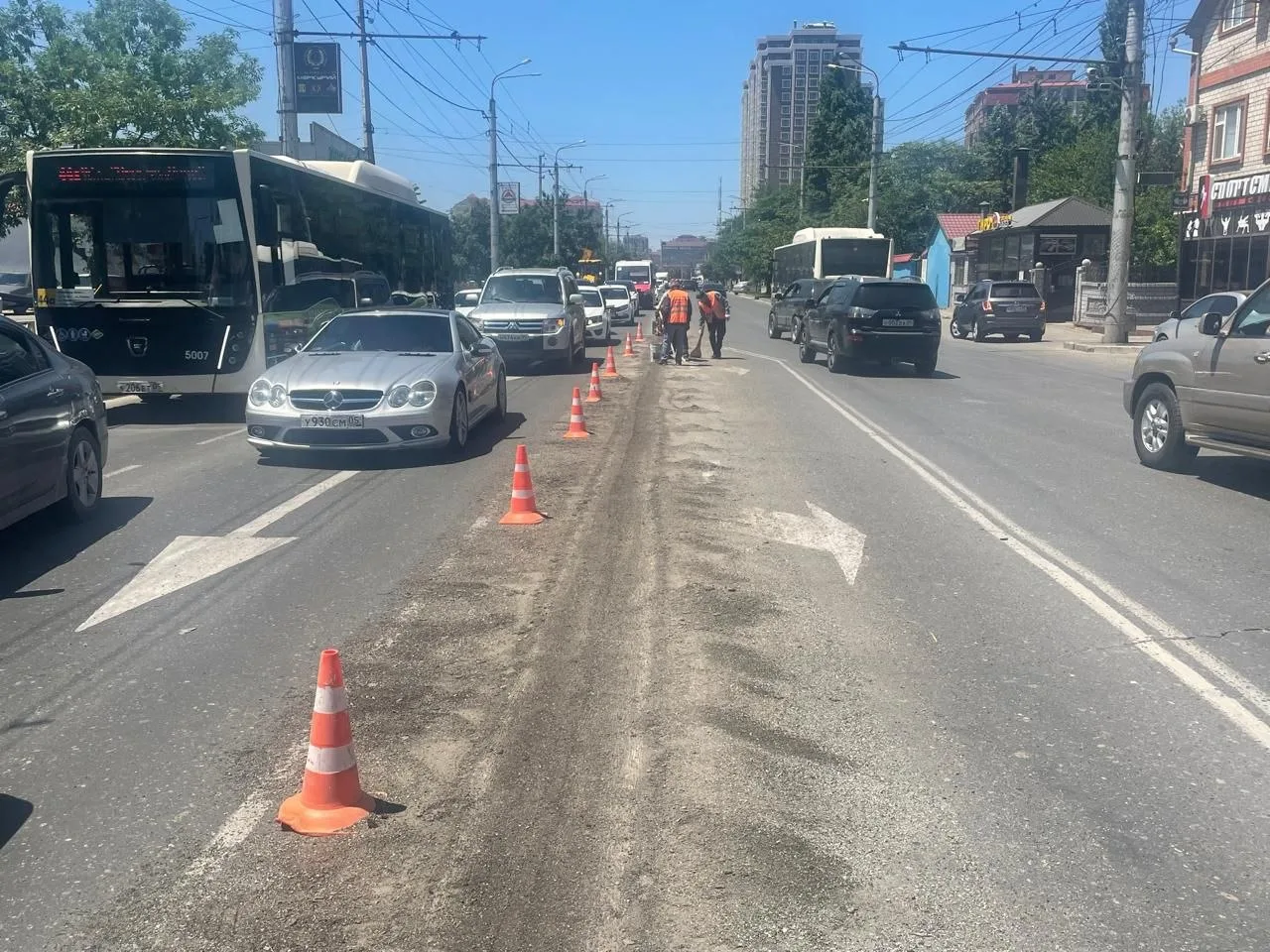 В Махачкале подготовили к асфальтированию восемь участков дорог и обновили разметку