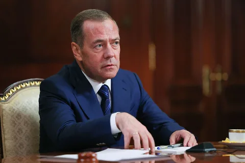 Дмитрий Медведев дал интервью «Ведомостям» о выборах и роли «Единой России»