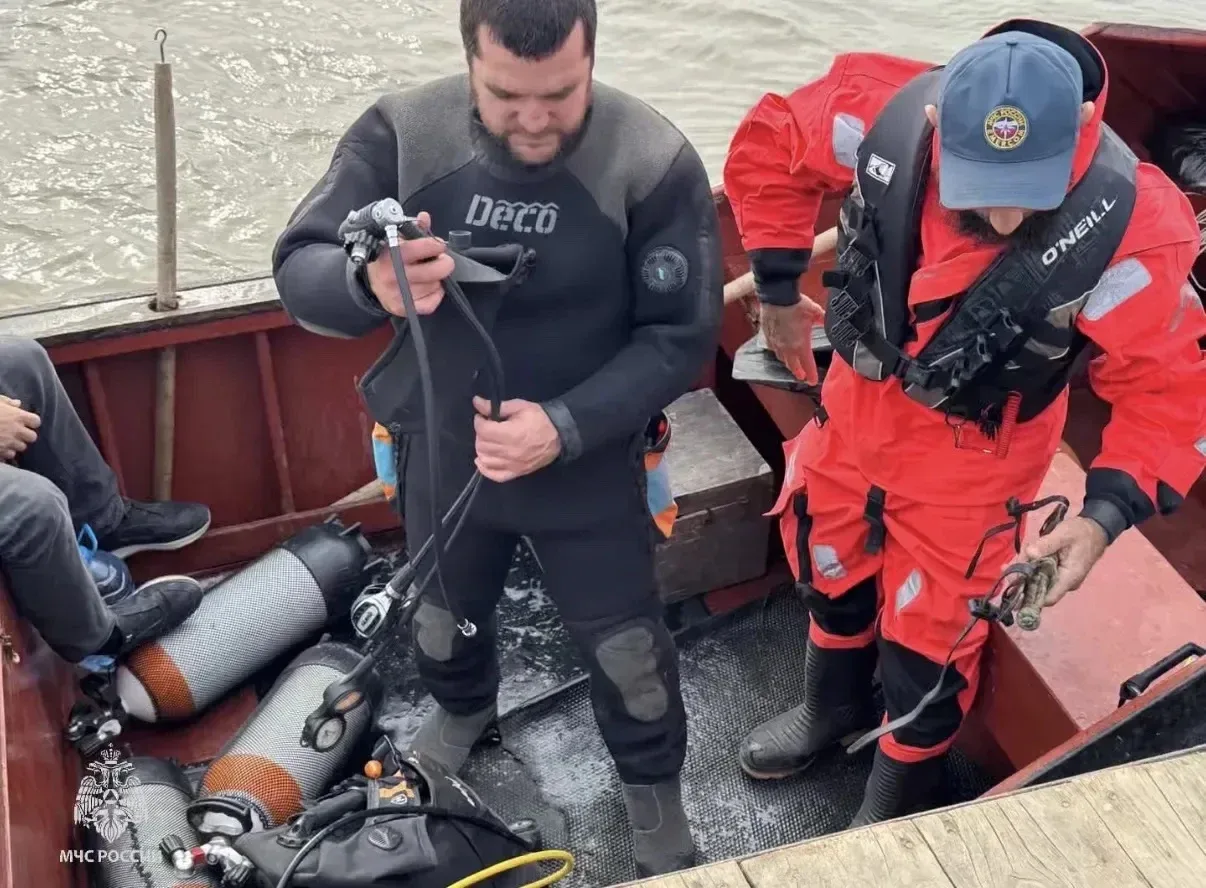 Тело одного из пропавших рыбаков найдено в Каспийском море у поселка Сулак