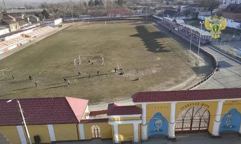 Буйнакская прокуратура выявила непригодное для игр футбольное поле