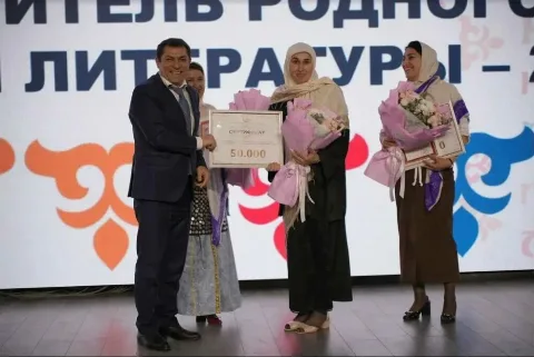 Пари Омарова из Буйнакского района стала лучшим учителем родного языка в Дагестане в 2026 году