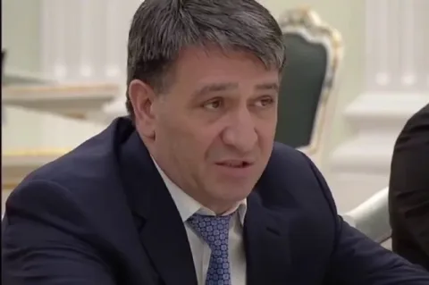 Мэр Махачкалы Джамбулат Салавов доложил Владимиру Путину о ликвидации последствий паводков