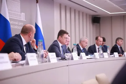 Премьер Дагестана Магомед Рамазанов обсудил с вице-премьером России Александром Новаком стабилизацию топливного рынка