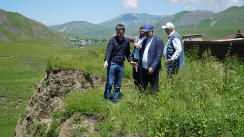 Валентин Клок проинспектировал восстановительные работы в Буйнакске и Кулинском районе