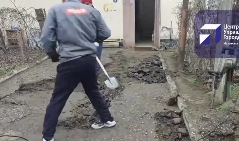 В Махачкале начали восстанавливать дорожное покрытие на улице братьев Нурбагандовых