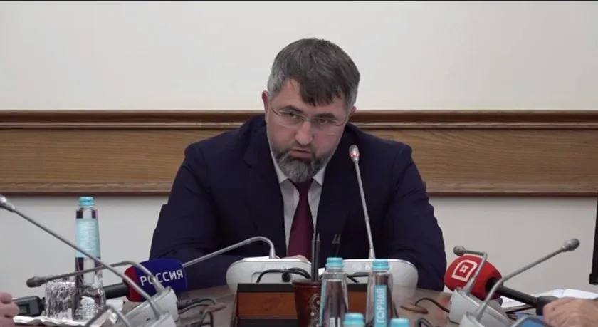 Магомед Рамазанов раскритиковал муниципалитеты Дагестана за срыв программы обеспечения жильем детей-сирот