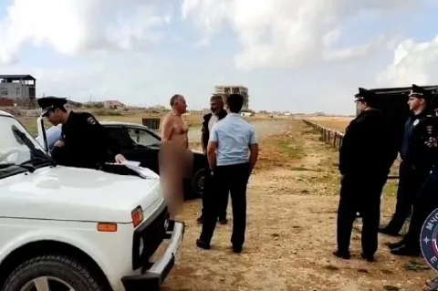 Дагестанские спасатели в шторм нашли в море туриста из Рязани