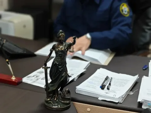 20-летний житель Каспийска обвиняется в нападении на силовиков с применением опасного насилия