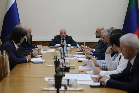 Альберт Хасауов контролирует исполнение нацпроектов по экологии и АПК в Дагестане