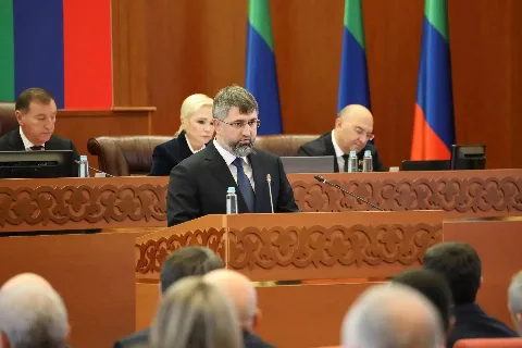Юрий Гамзатов отметил перспективность Магомеда Рамазанова на посту Председателя Правительства Дагестана