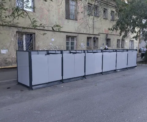 В Махачкале начались работы по установке новых евроконтейнеров для мусора