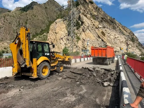 В Гергебильском районе начался ремонт Красного моста, движение будет ограничено до конца октября