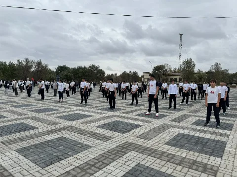 В Южно-Сухокумске провели забег «Спорт против наркотиков» с участием молодежи и представителей власти