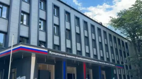 В Махачкале завершается капремонт старейшей гимназии №1 за 250 миллионов рублей