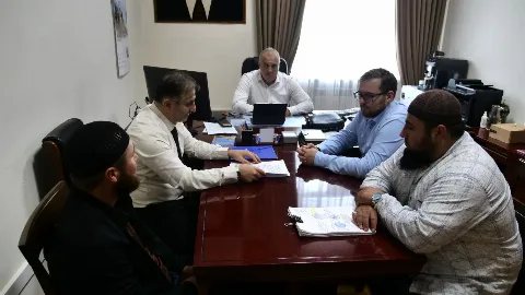 Миннац Дагестана и имамы Хивского района обсудили важность школьного образования