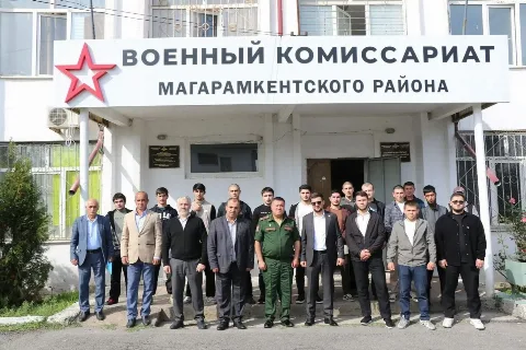 Нариман Эфендиев в Магарамкентском районе проверил документы призывников
