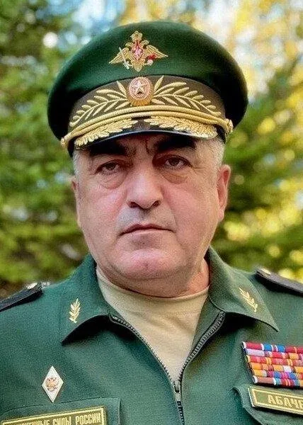 Герой России Эседулла Абачев стал сенатором от ЛНР